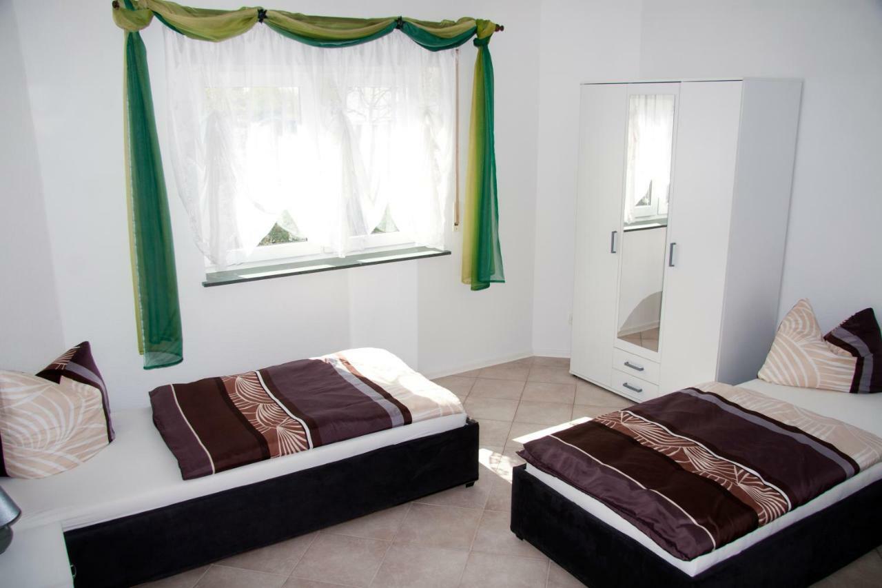 Zeise Apartment *
